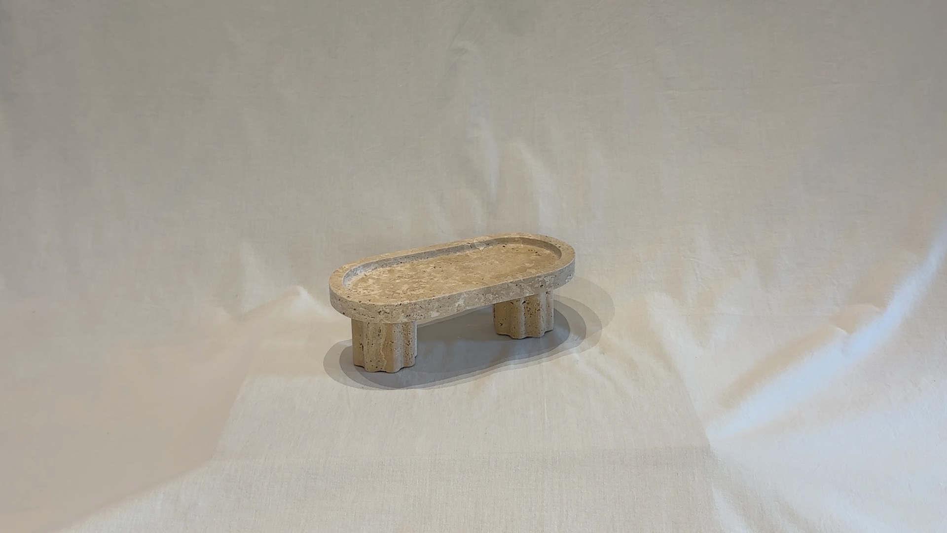 Plateau sur pied en travertin