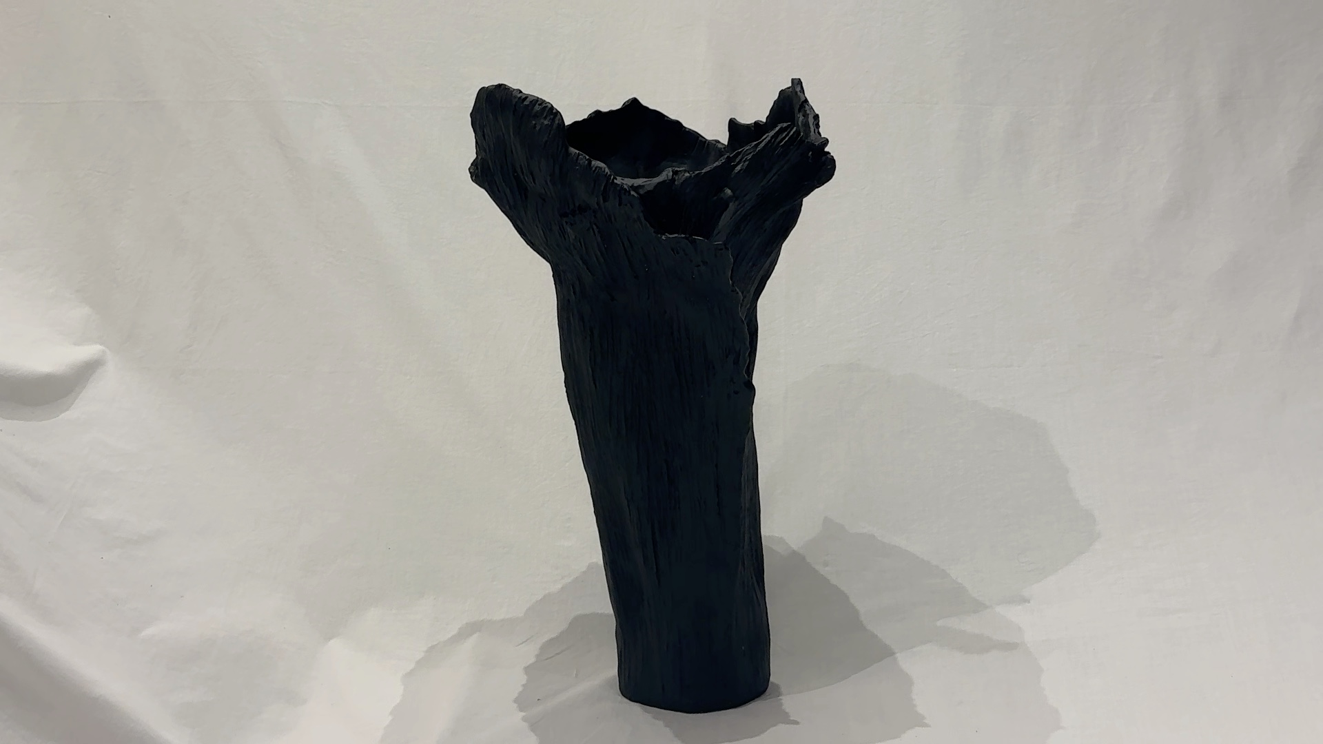 Vase en résine - Noir